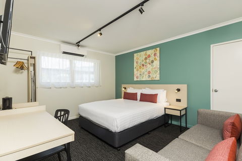 Nightcap At Balaclava Hotel - Darwin Holiday 4