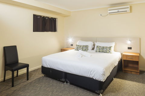 Nightcap At Balaclava Hotel - Darwin Holiday 6