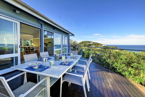 EUREKA - Darwin Holiday 1