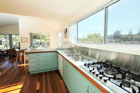 SPINNAKER 2 - Darwin Holiday 2