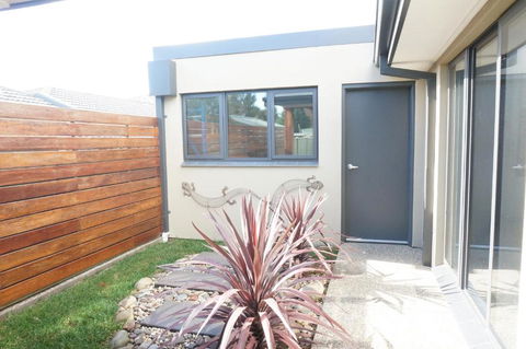 Bens Place Modern & Convenient - Darwin Holiday 4