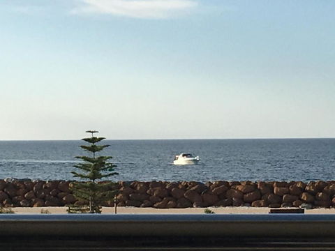 Busselton On The Beach - Darwin Holiday 3