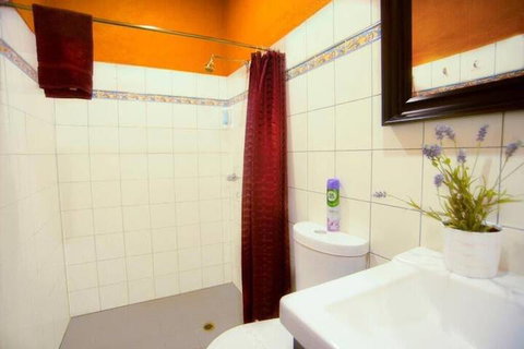 The Underground Motel - Darwin Holiday 7