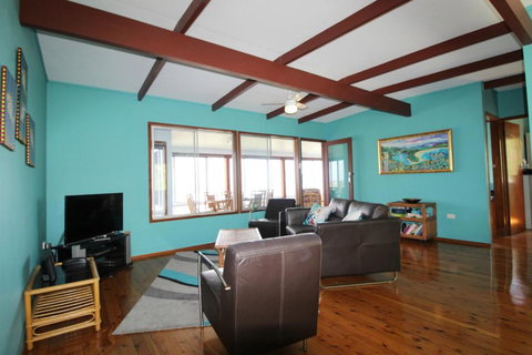 Bally High 20 Dulconghi Street - Darwin Holiday 6