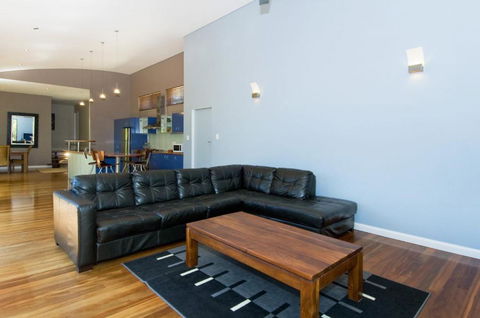 Chriscross Retreat 9 Cross Street - Darwin Holiday 4