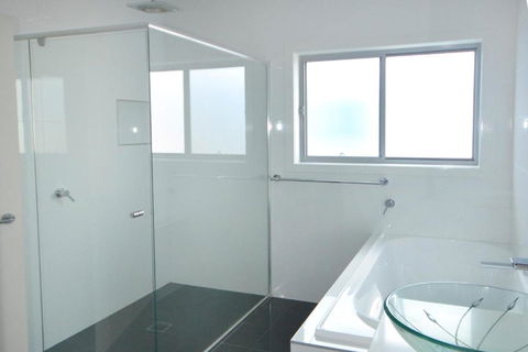 4 / 84 The Anchorage - Darwin Holiday 3