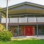 Red Door Beach House Marcoola Beach PET FRIENDLY FOXTEL WIFI 500 BOND Linen Supplied - Darwin Holiday 0