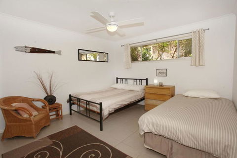 35 Santa Monica Avenue Coolum Beach Pet Friendly Linen Included - Darwin Holiday 2