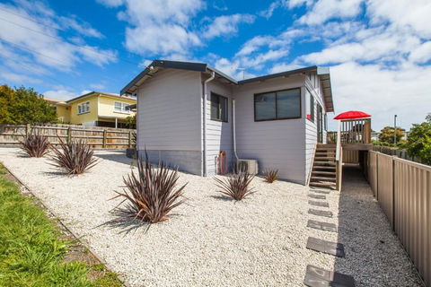 Bircoo Cottage Beach & Golf Getaway - Darwin Holiday 6