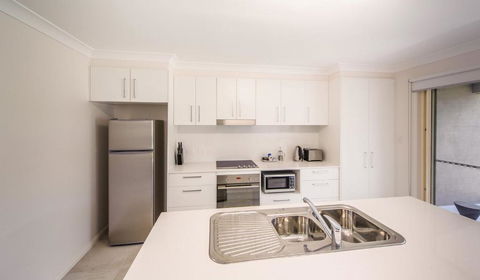 Escape At Nobbys Executive Townhouse 1 74 Pacific Drive - Darwin Holiday 5