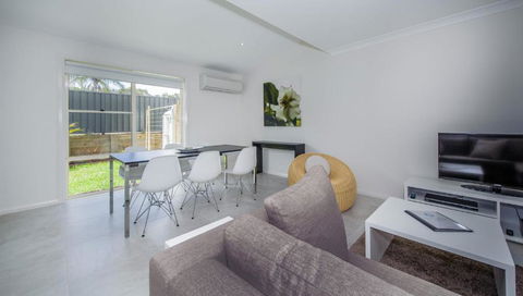 Escape At Nobbys Executive Townhouse 1 74 Pacific Drive - Darwin Holiday 2