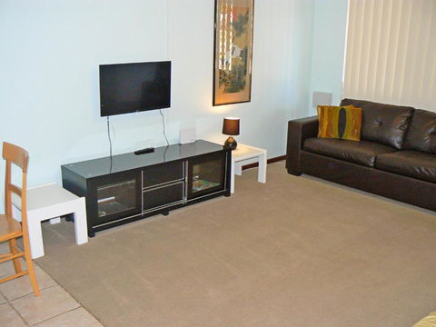 Geraldton Holiday Unit With Free Netflix - Darwin Holiday 3