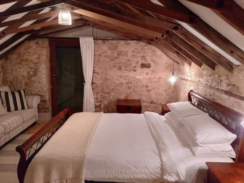 Morialta Barns - Darwin Holiday 6