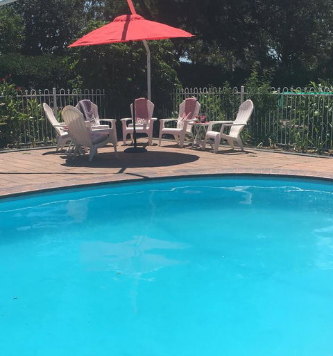 Russley Rural Retreat - Darwin Holiday 6