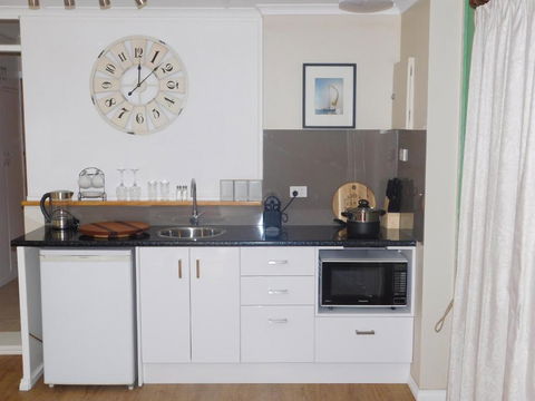 AmbleaWhile On Tamar - Darwin Holiday 1