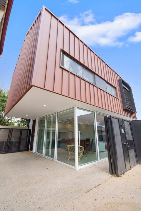 Swainson On Castle - Darwin Holiday 1