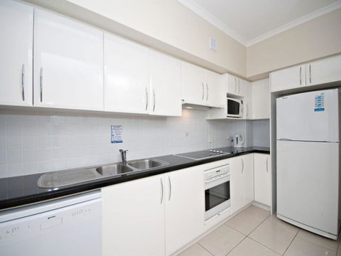 Messines Street Breakwater Apartment 104 - Darwin Holiday 5