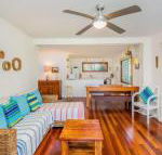 Pacifica 2 Opposite the beach at Brooms Head - Darwin Holiday