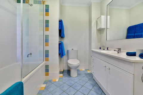 3 The Panorama Hamilton Island 2 Bedroom 2 Bathroom Ocean View Modern Apartment - Darwin Holiday 3