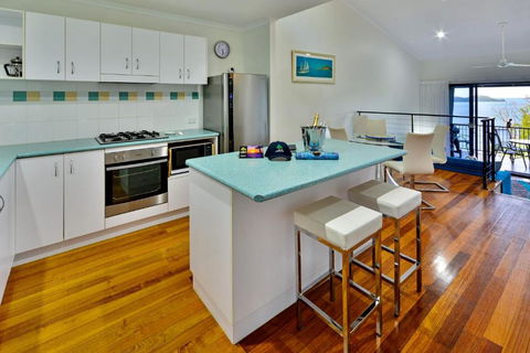 3 The Panorama Hamilton Island 2 Bedroom 2 Bathroom Ocean View Modern Apartment - Darwin Holiday 1
