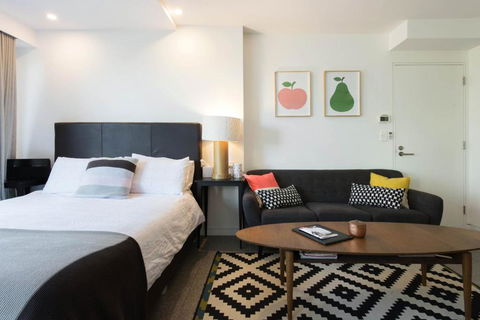 Scandi Beach Apartment - Darwin Holiday 6