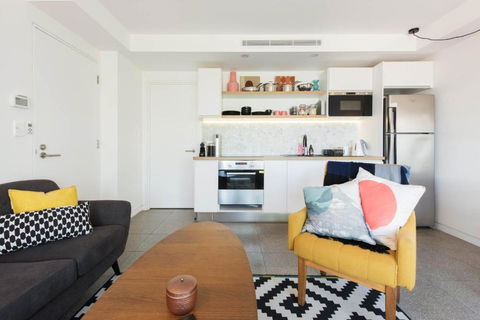 Scandi Beach Apartment - Darwin Holiday 2