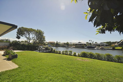 Bribie Island Canal Holiday Destination - Darwin Holiday 2