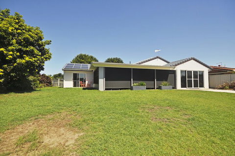 Bribie Island Canal Holiday Destination - Darwin Holiday 3