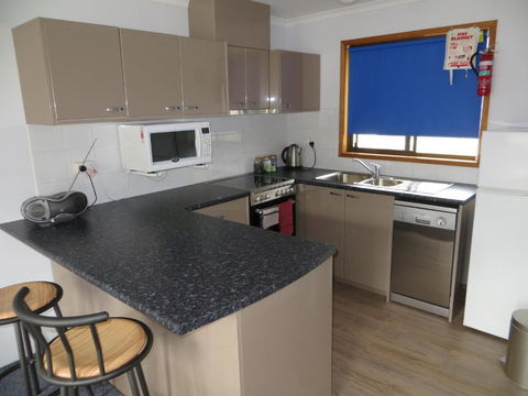 Orford Prosser Holiday Units - Darwin Holiday 2