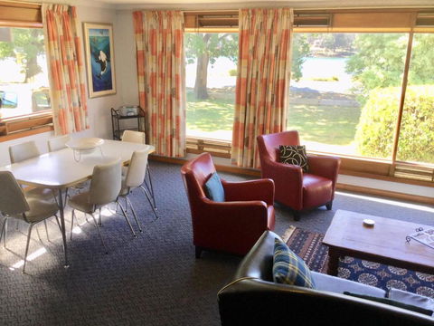 Orford Prosser Holiday Units - Darwin Holiday 6