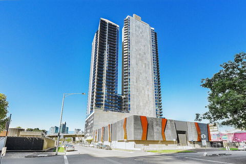 Roomerang At Marco 28 - Darwin Holiday 1