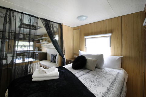 Mornington Peninsula Retro Caravans - Darwin Holiday 6