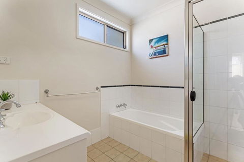 Spacious Modern & Walk To The Beach! - Darwin Holiday 2