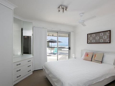 Romiaka 8 Views Over The Pippi Beach - Darwin Holiday 1