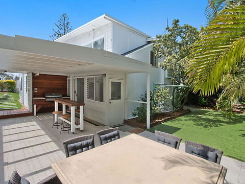 Oceanfront Beach House On Marine Parade - Darwin Holiday 2