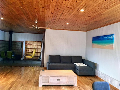 Romantic Getaway With Spa & Wifi Pet Friendly - Darwin Holiday 4