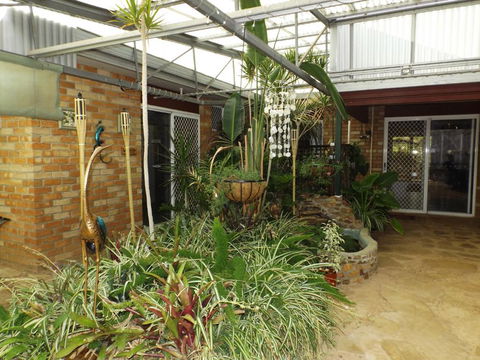 Yorks Lookout Lodge Bed & Breakfast - Darwin Holiday 3