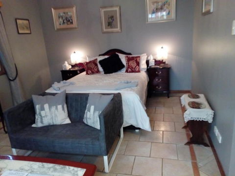 Yorks Lookout Lodge Bed & Breakfast - Darwin Holiday 2