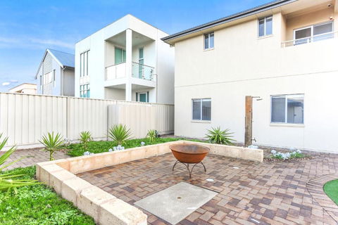 Avaya Sellicks Beachfront Getaway WiFi - Darwin Holiday 6