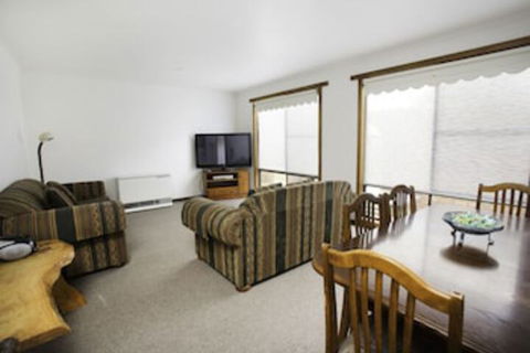 Bindi - Darwin Holiday 0