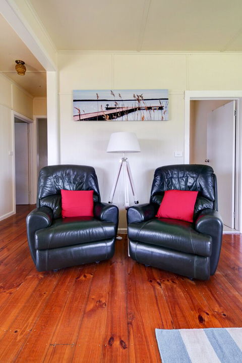 Wings & Waves - Darwin Holiday 0