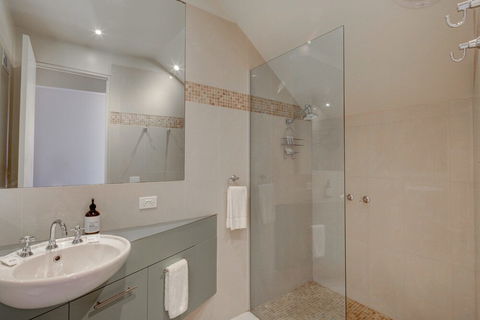 Malahide - Darwin Holiday 6