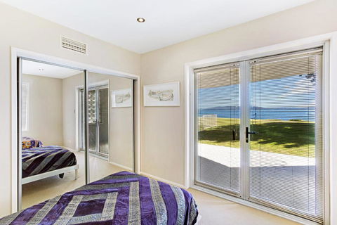 Breath Taking Waterfront! - Darwin Holiday 5