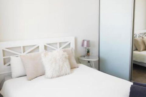 Stunning Liverpool 2Bed 2Bath Apartment With Breathtaking Views! 1 Month Stays Available - Darwin Holiday 4