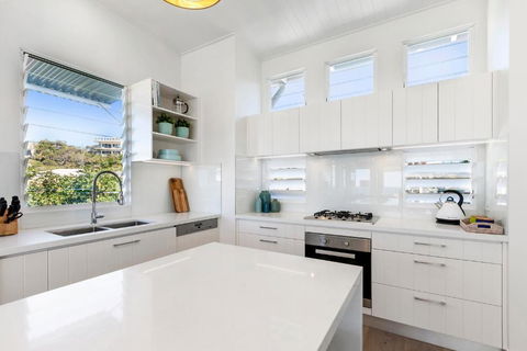 Paperbark A Luxury Duplex In Sunshine Beach - Darwin Holiday 1