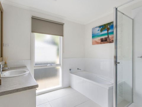 Sand Surf Beach Beautiful Rye Holiday Home - Darwin Holiday 6