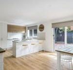 Sand Surf Beach Beautiful Rye Holiday Home - Darwin Holiday