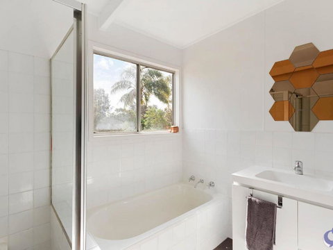 House One At Potato Point - Darwin Holiday 6