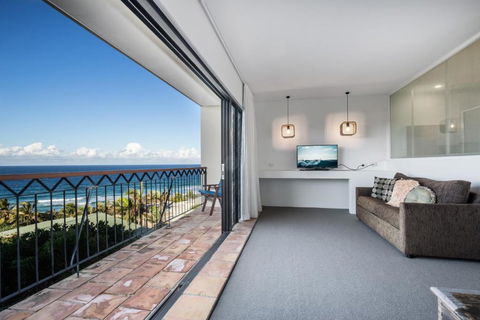 Tuscan Inspired Townhouse Minutes From The Beach - Darwin Holiday 4