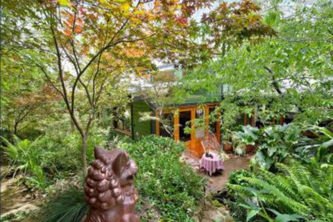 The Black Cockatoo Secret Garden Mountains Home - Darwin Holiday 5